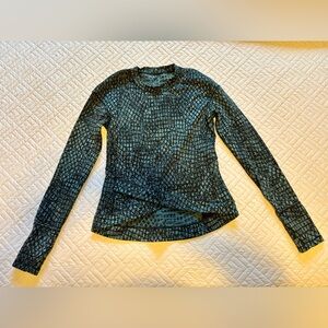 Lululemon Women’s Close to Crossing Long Sleeve Top - Size Small